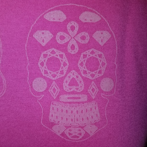 Sugar skulls that glow in the dark by Glowees - Picture 2 of 8